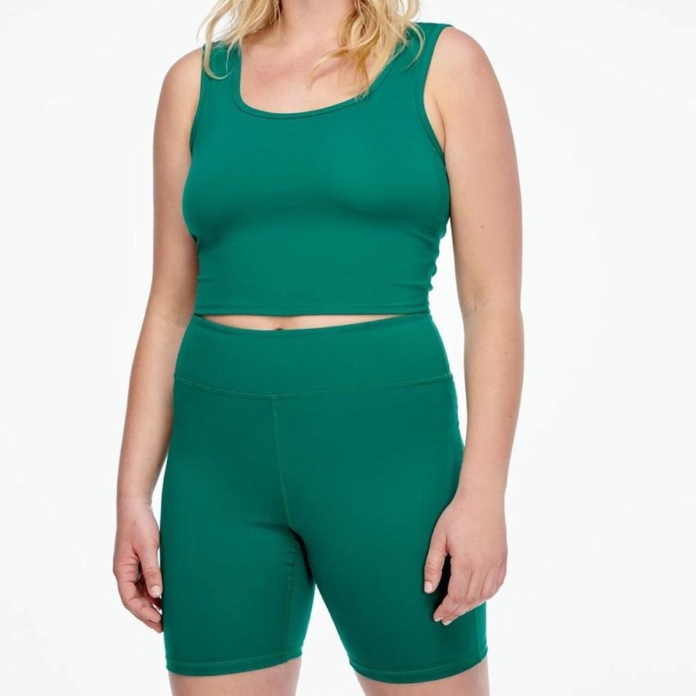 LACAUSA Workout Top and Mid rise performance bike shorts
